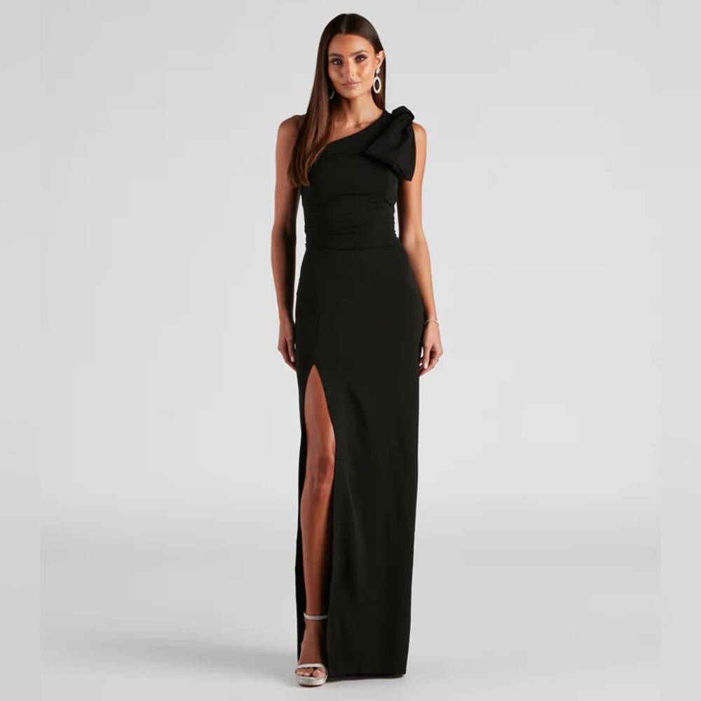 Windsor Star Formal One-Shoulder Mermaid Dress